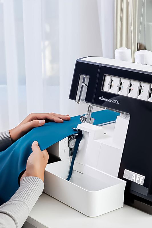 Pfaff Admire Air 6000 Coverlock